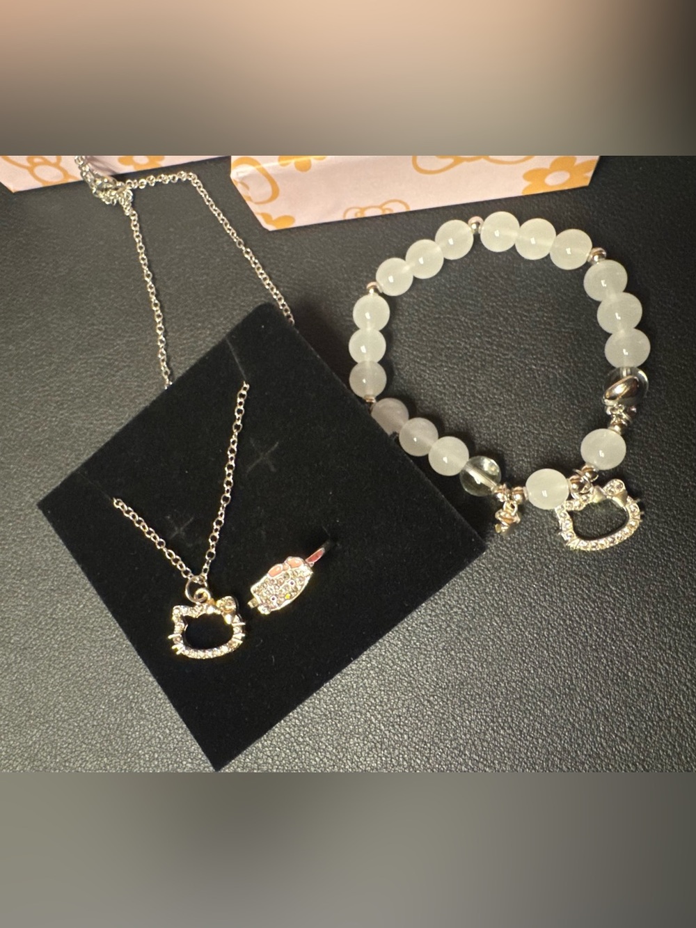 Hello Kitty Jewelry Set - Picture 3 of 3